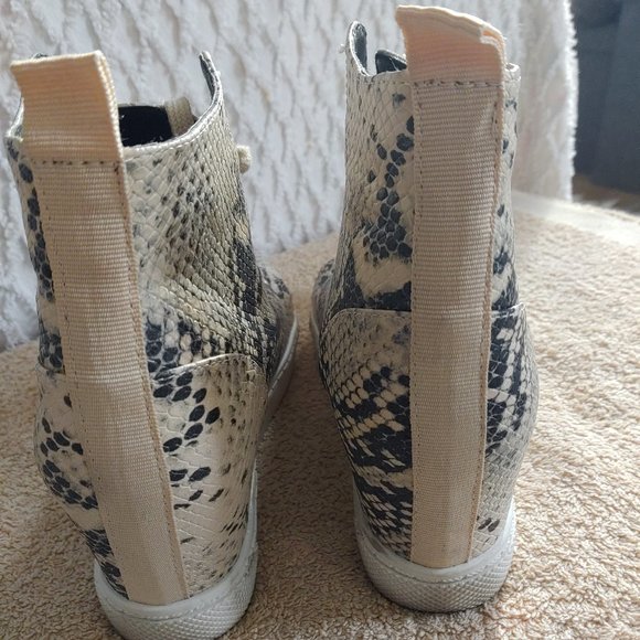 MADDEN GIRL Platform Wedge Snakeskin Sneakers Lace-Up - Picture 4 of 6